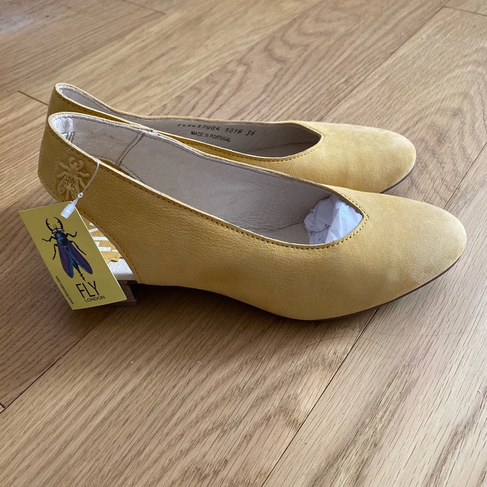 Brand-new NWOT Cupido Bumblebee FLY LONDON shoes